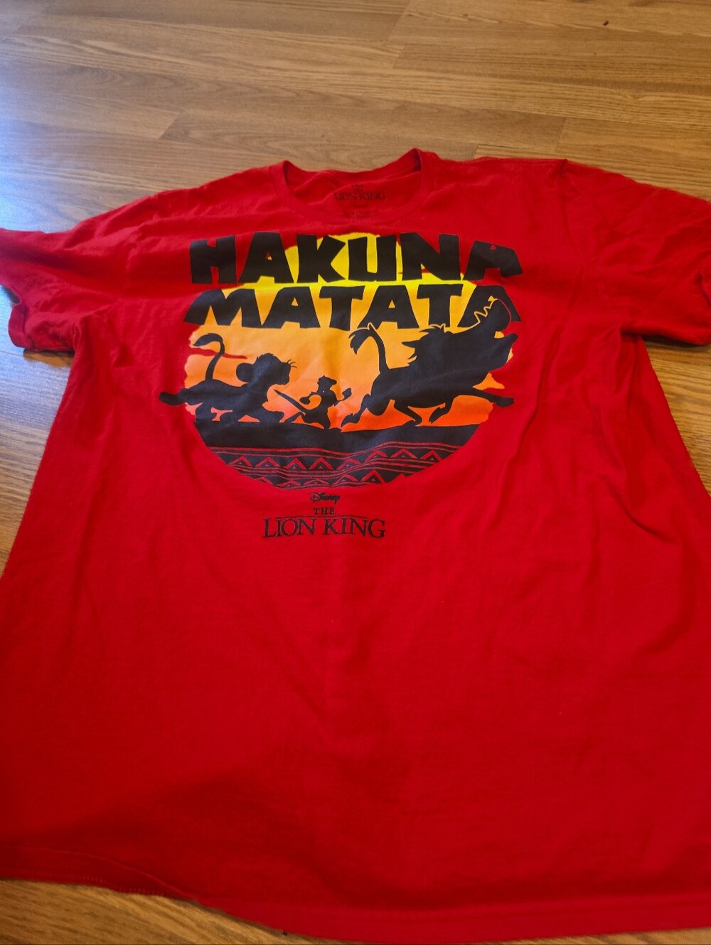 Disney Red Lion King "Hakuna Matata" Graphic Tee